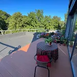1-bedroom Penthouse With Underground Parking Apartamento