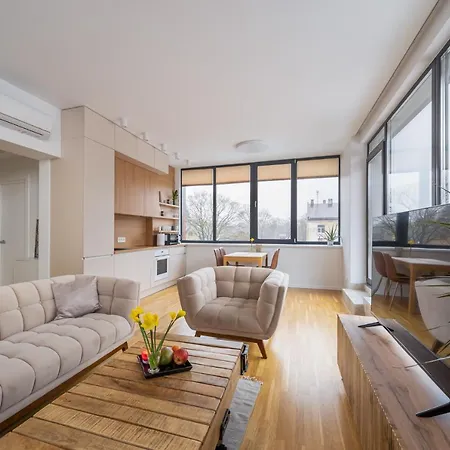 1-bedroom Penthouse With Underground Parking Appartement Riga