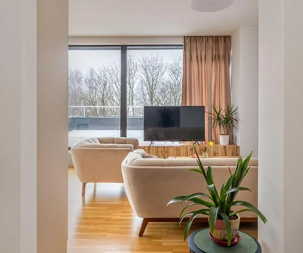 1-bedroom Penthouse With Underground Parking *