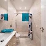 Dzīvoklis 1-bedroom Penthouse With Underground Parking
