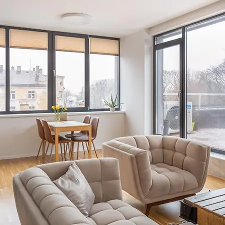 Dzīvoklis 1-bedroom Penthouse With Underground Parking *