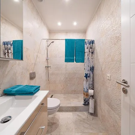 Dzīvoklis 1-bedroom Penthouse With Underground Parking