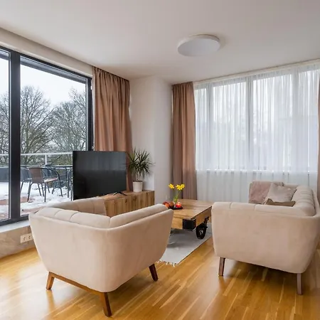 1-bedroom Penthouse With Underground Parking Daire *