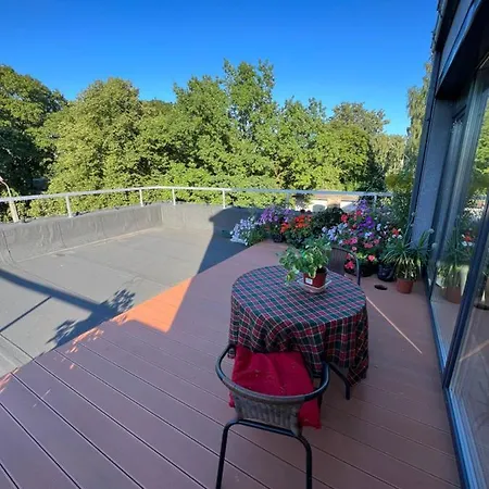 1-bedroom Penthouse With Underground Parking Apartmán